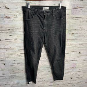 Abercrombie & Fitch The Super Skinny Ankle high-rise with distressed hems 32